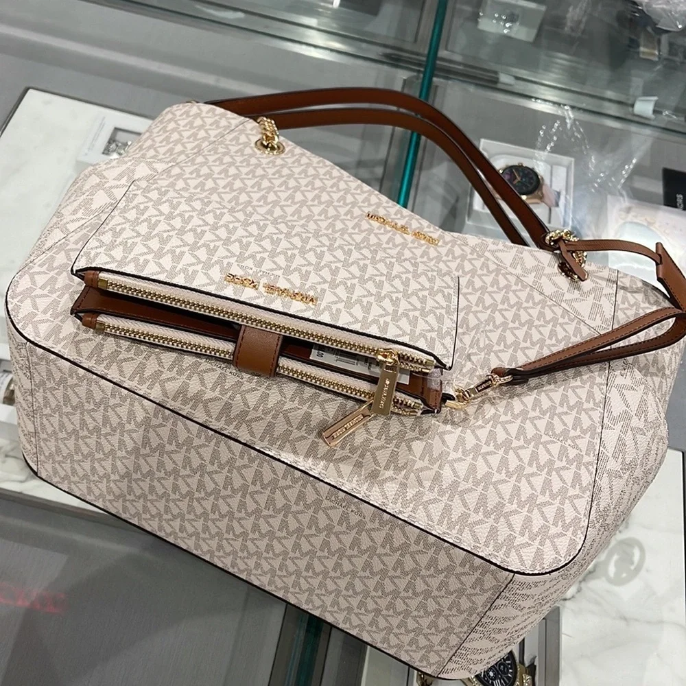 MICHAEL KORS LARGE X CHAIN SHOULDER TOTE 
& 
LARGE DOUBLE ZIP WALLET WRISTLET - Picture 16 of 16